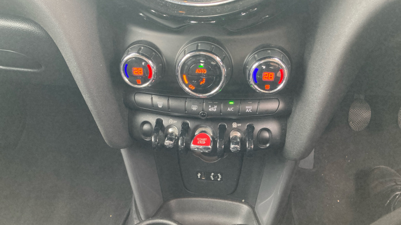 MINI Hatchback 1.5 Cooper 5dr Petrol Hatchback